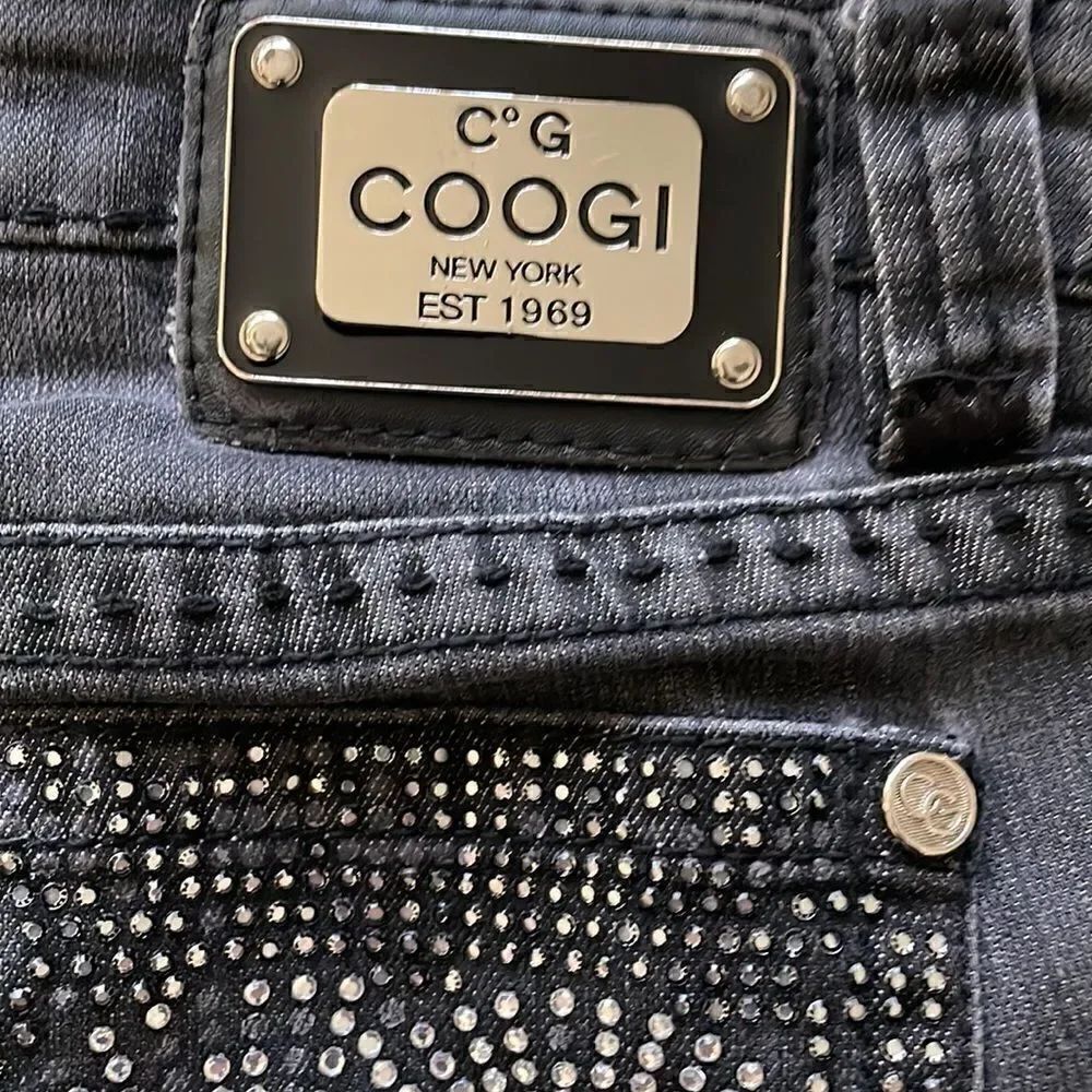 Coogi jeans 7/8 grey bided back pockets stretchy